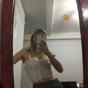 KIMCHI BLUE white ruffle lining top